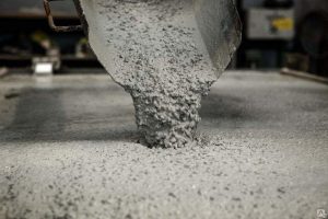Введение добавки в бетон
